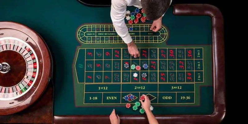 Roulette Bài Kết Hợp Hi88 - Trò Chơi Cá Cược Với Chiến Lược Mới Lạ 1 Trải nghiệm mới lạ của roulette bài kết hợp khiến trò chơi thêm phần cuốn hút.